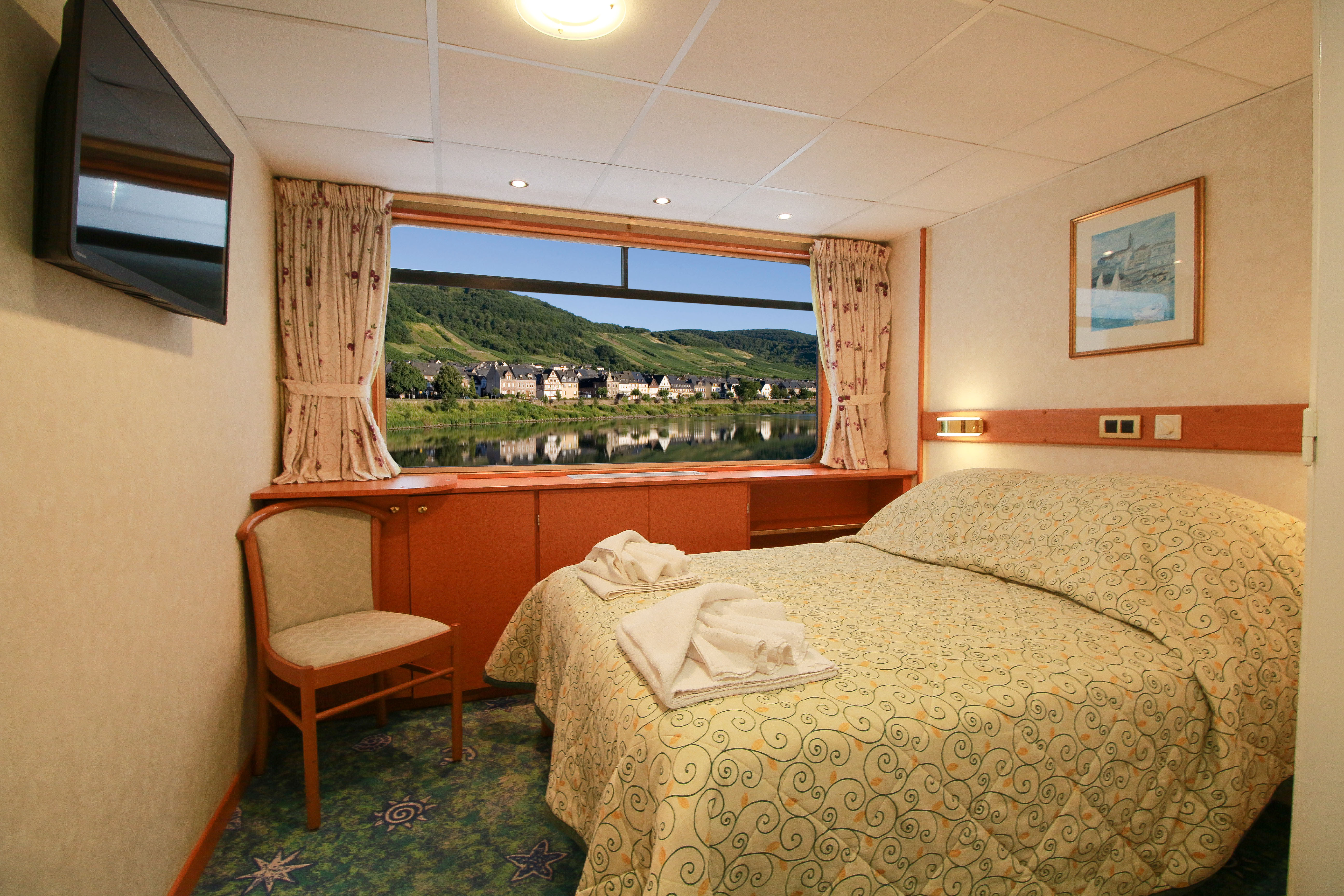CroisiEurope MS Beethoven Cabin 1.jpg